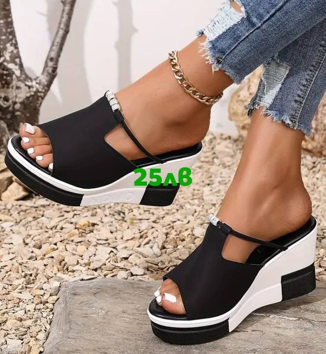 Продавам нови дамски обувки 
номер 39 .Пишете на лични. Благодаря.