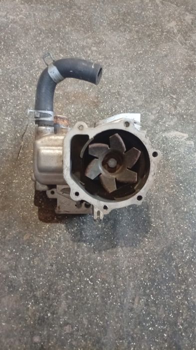Продам помпу от subaru outback 2,5
