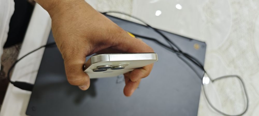 iPhone 15 pro max eSim