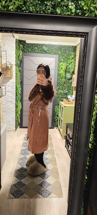 Тренч Изкуствен кожа с пух, размер М, 20 евро