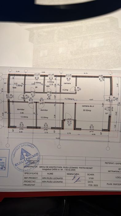 Vând teren intravilan 2000 mp Scaricica + proiect de casa autorizat