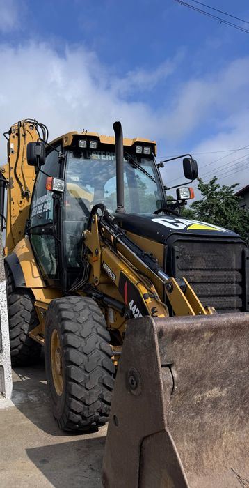 Inchiriez Buldoexcavator CAT 442E