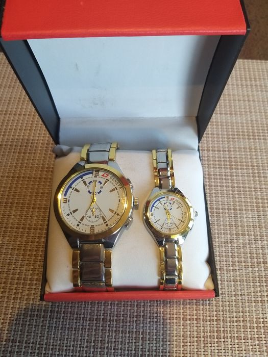 Комплект часовници