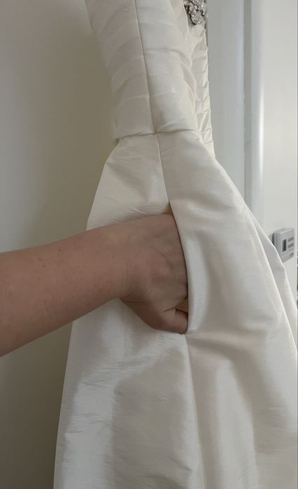 Rochie de mireasa ivoar, din tafta cu buzunare