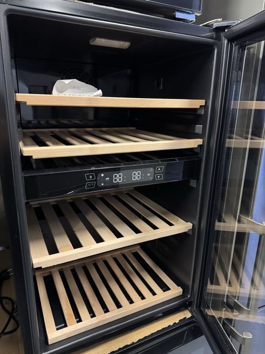 Frigider de vinuri  La Sommelière SLS48.2Z