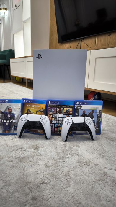 Playstation 5 с двумя джостиками и 4 диска
