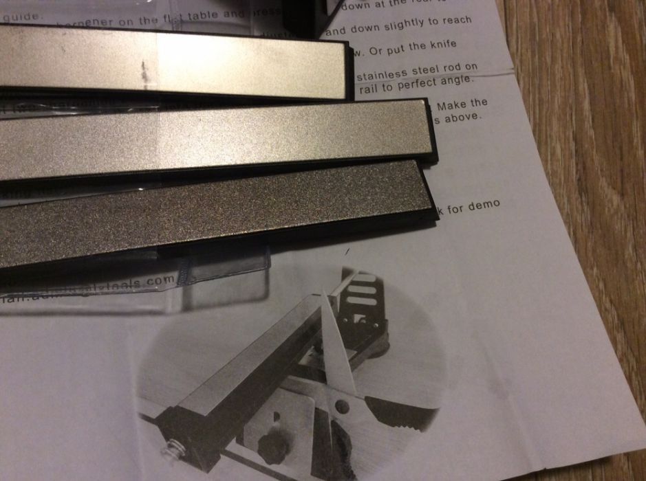 Точило за ножове с фиксиран ъгъл с диамантени плочки.диамантено точило