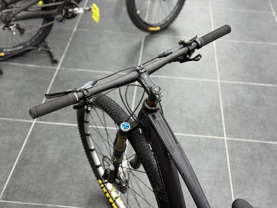 Canyon Nerve AL M размер 29 цола 2х10 Sram X5