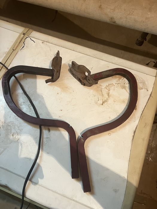 Петля,стойка капота