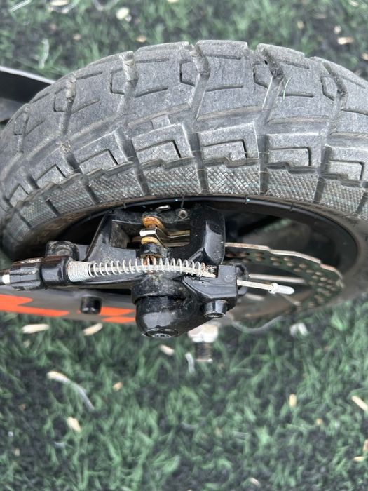 Trotineta Kukirin G2 2025