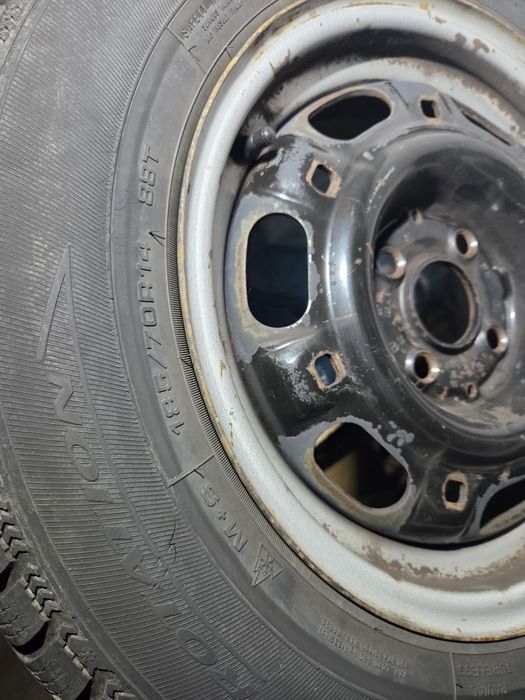 Зимни гуми 185/70/14 с джанти vw