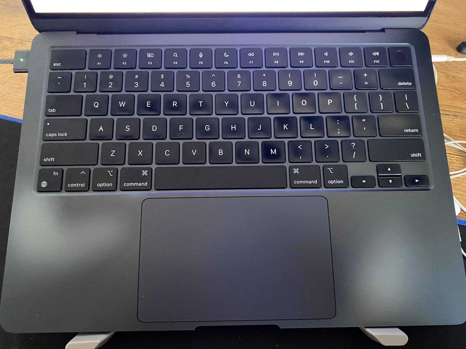 Macbook Air M2 (8/256) midnight