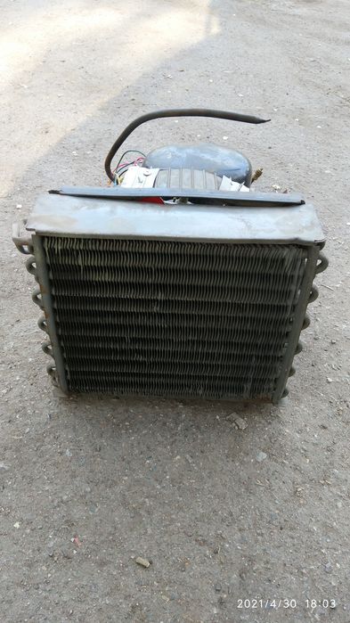 Продам агрегат на витринный холодильник.