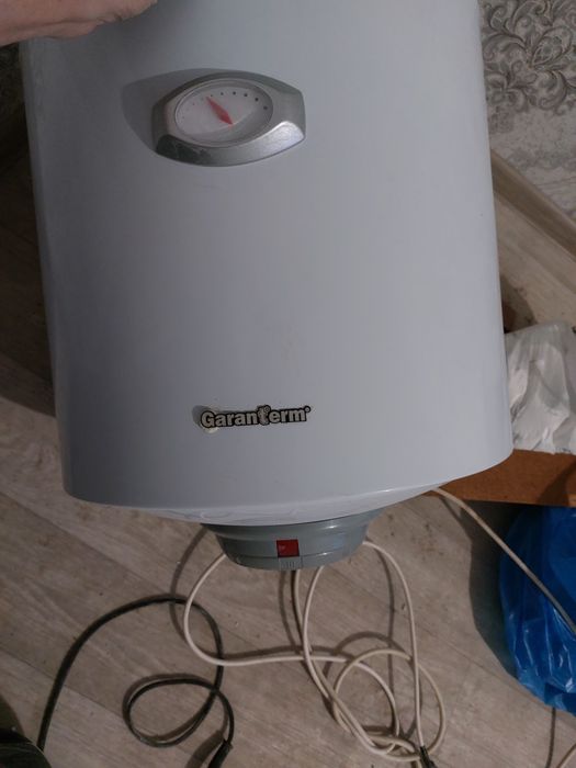 Титан,  водонагреватель 30  литров