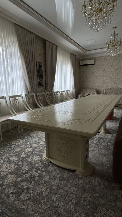 Продается стол для зала
