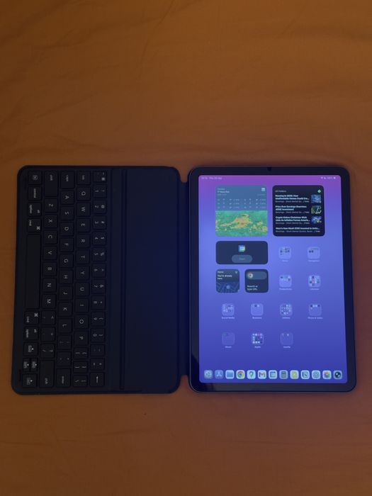 iPad  Air 4th gen 2020 64GB + tastatura