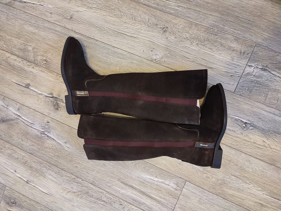 Cizme lungi de piele întoarsă cu fermoar