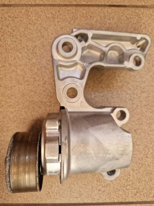 GATES Rola intinzator, curea transmisie Lexus IS250, 2006 - 2012