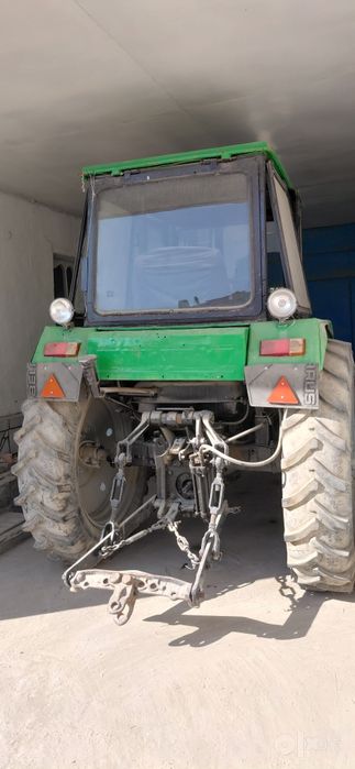 Traktor sotiladi