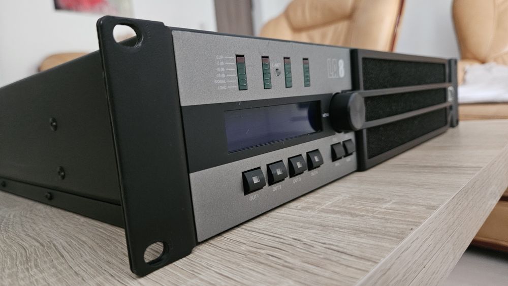 Vand amplificator L-ACOUSTICS LA8, in stare perecta. Ocazie unica!!!