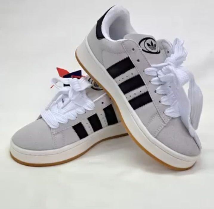 Кроссовки женские