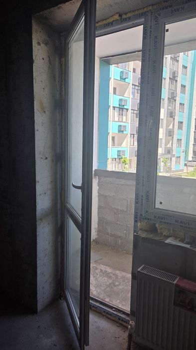 Продам дверь пластиковая балкон