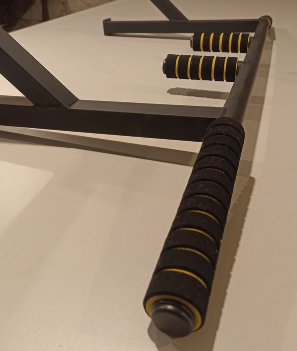 Турник настенный