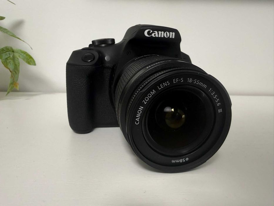 Canon EOS 2000D 24.1MP Kit cu Obiectiv EF-S 18-55mm IS  NOU!!