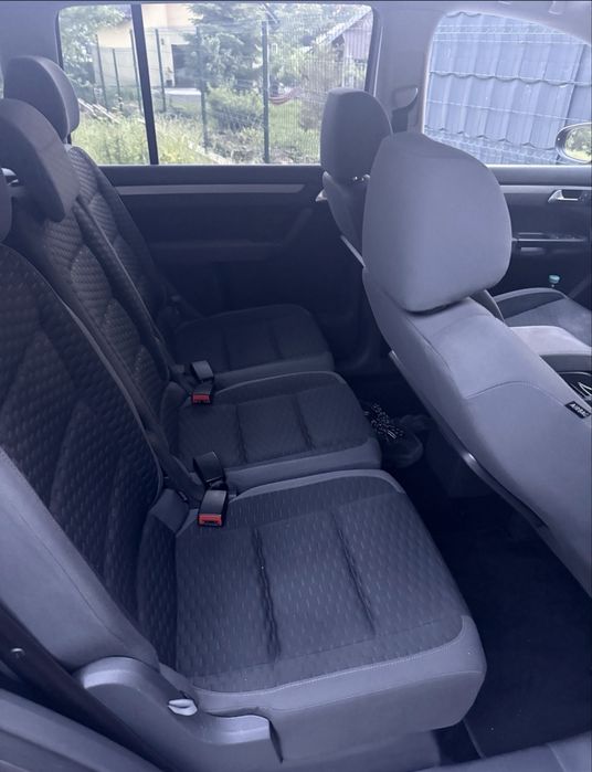 Vând volkswagen turan 2010