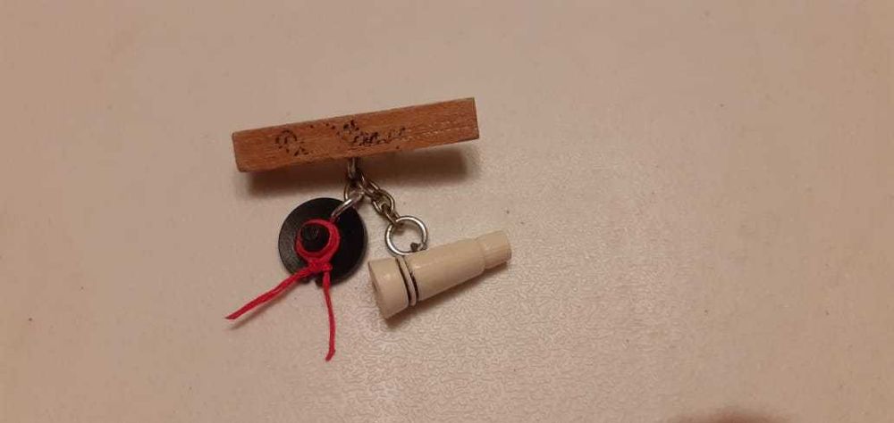 Стильные элегантные броши