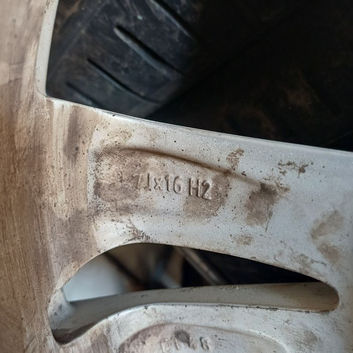 Продам диски на 16