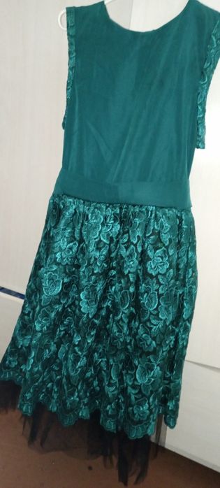 Платье нарядное 6-9 лет