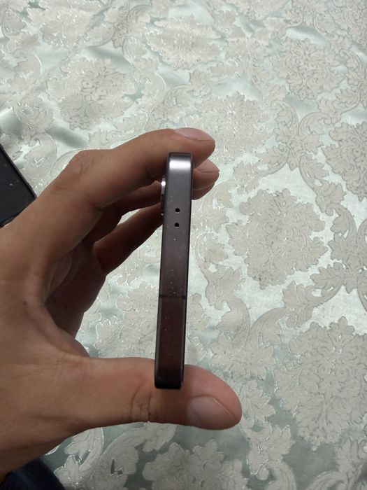 Продам samsung s24 в хорошем состоянии