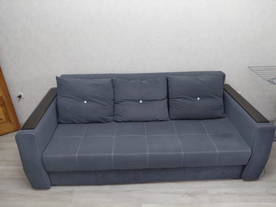 Продается диван в хорошем состоянии