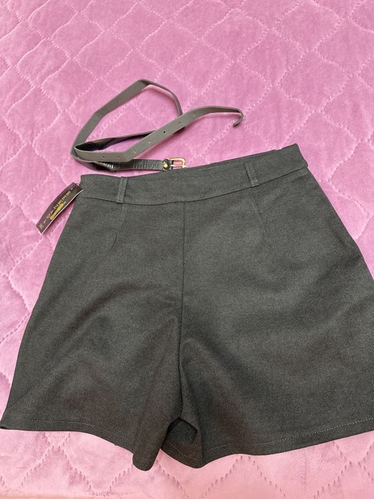 Юбка шорты с ремешком новые