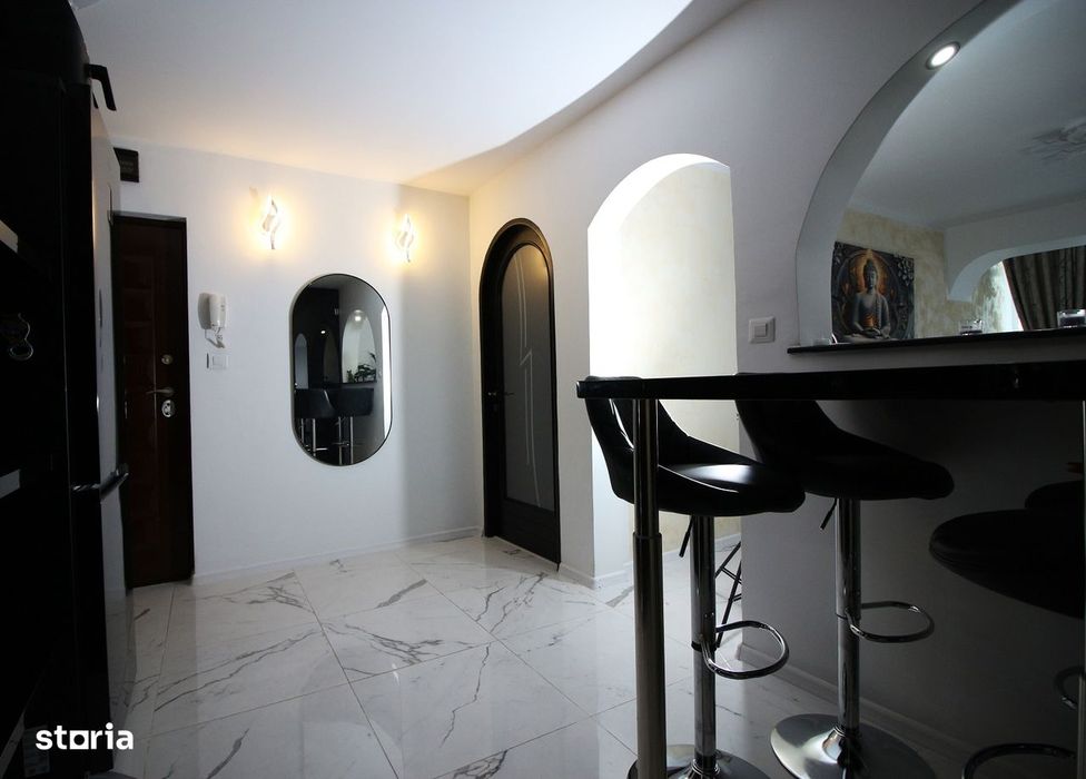 Vindem 3 Camere Zona Cornisa/Alecu Russo et 2 Modern/Mobilat
