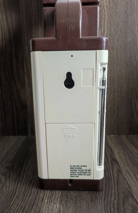 Акумулаторен Радио / Фенер - 6 в 1