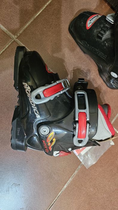 Clapari ski schi copii marca Nordica