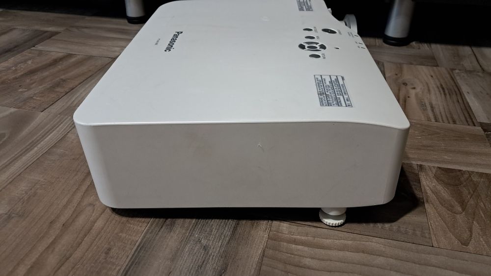 Videoproiector Panasonic pt piese