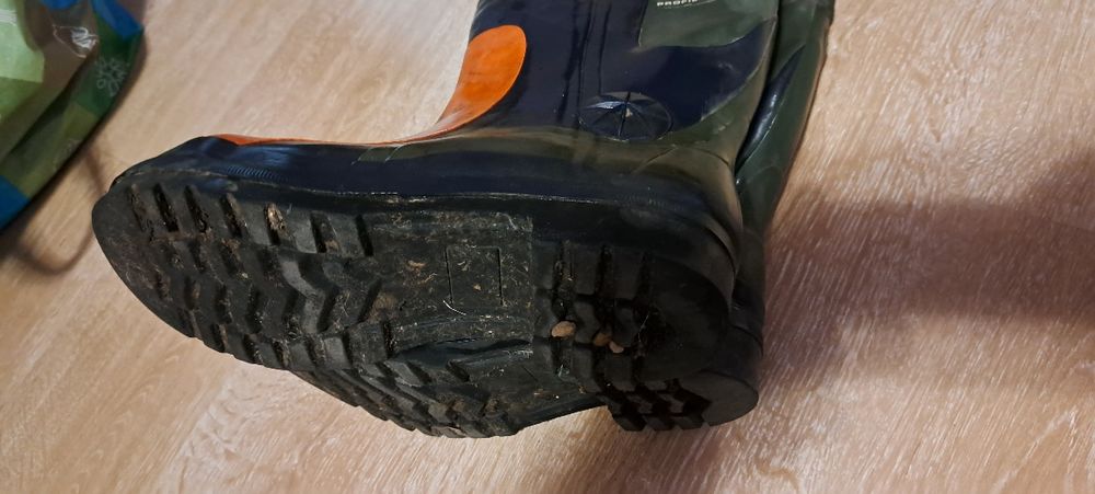 Предпазни  Ботуши  за Рязане  на  Дърва 43