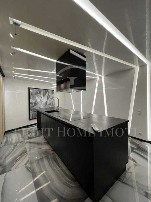 Продава се Тристаен апартамент в Пловдив, Кършияка - 132 кв.м за 1940 €/кв.м - Снимка #1