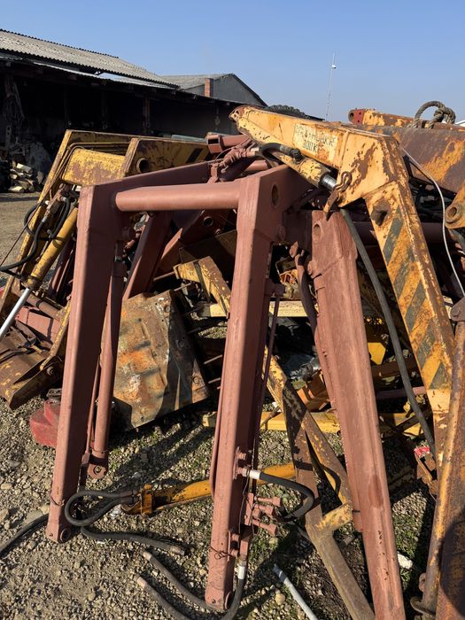 Incatoare frontale UTB tractor 445 550 640 650