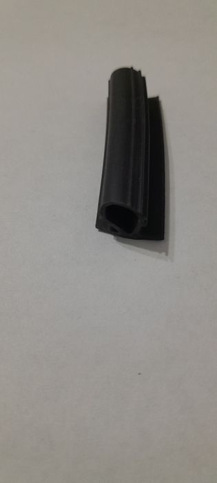 Уплотнительные резинки алюминивых окон и дверей