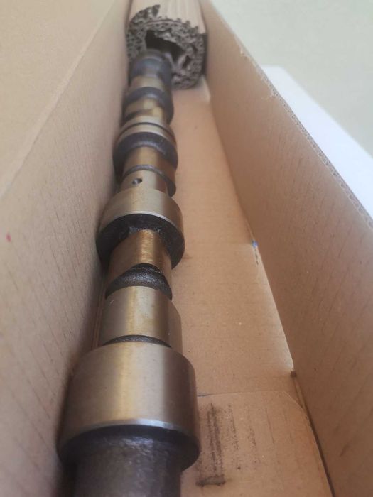 чисто нов разпределителен вал за opel corsa b 1.4  CAM 369