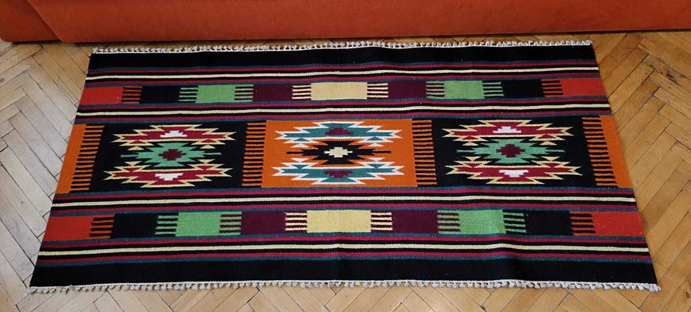 vând 2 traverse / covoare de lână cu motive maramureșene, noi