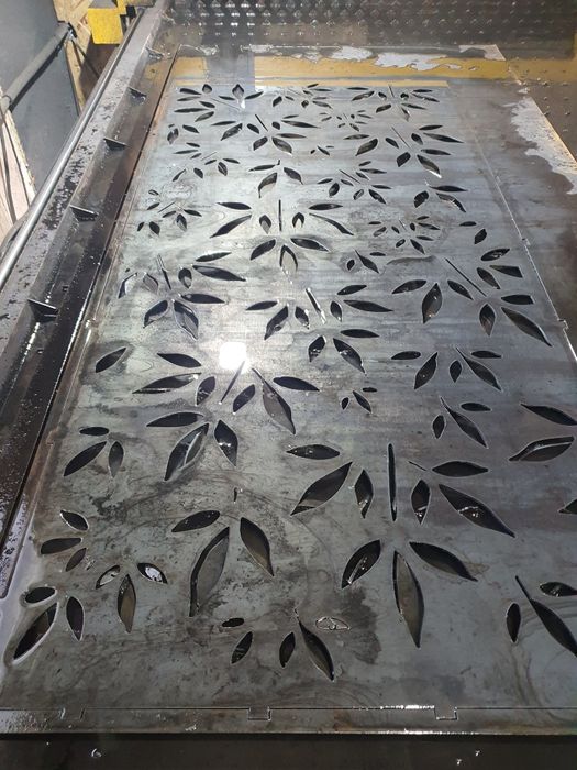 Decupare tablă traforată CNC pentru porți și garduri
