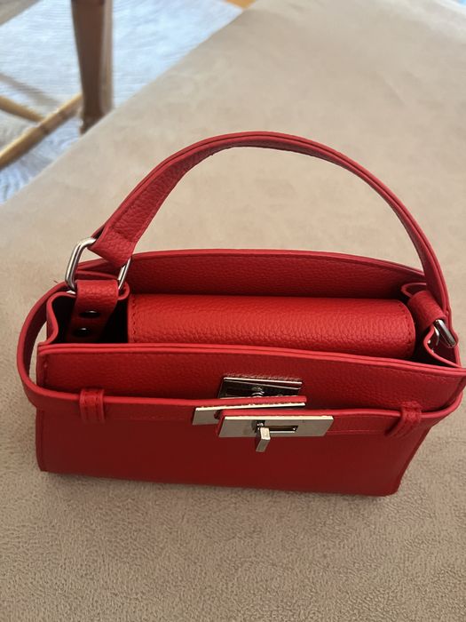 Червена чанта, прилича на hermes