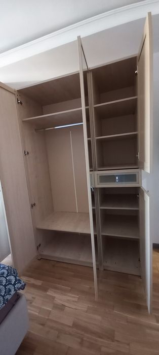 Шкаф , тумба и зеркало