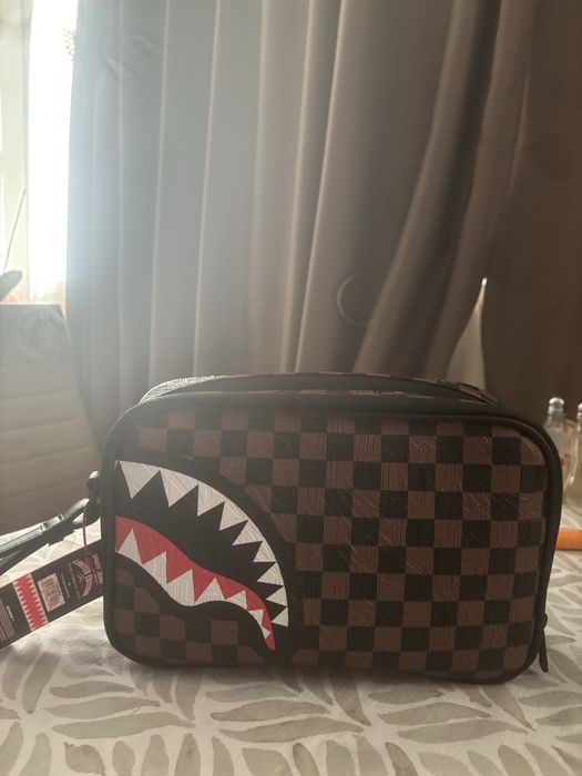 чанта sprayground
