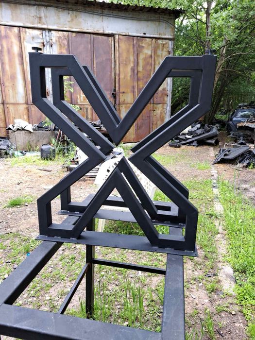 Метални крака за маса и пейки